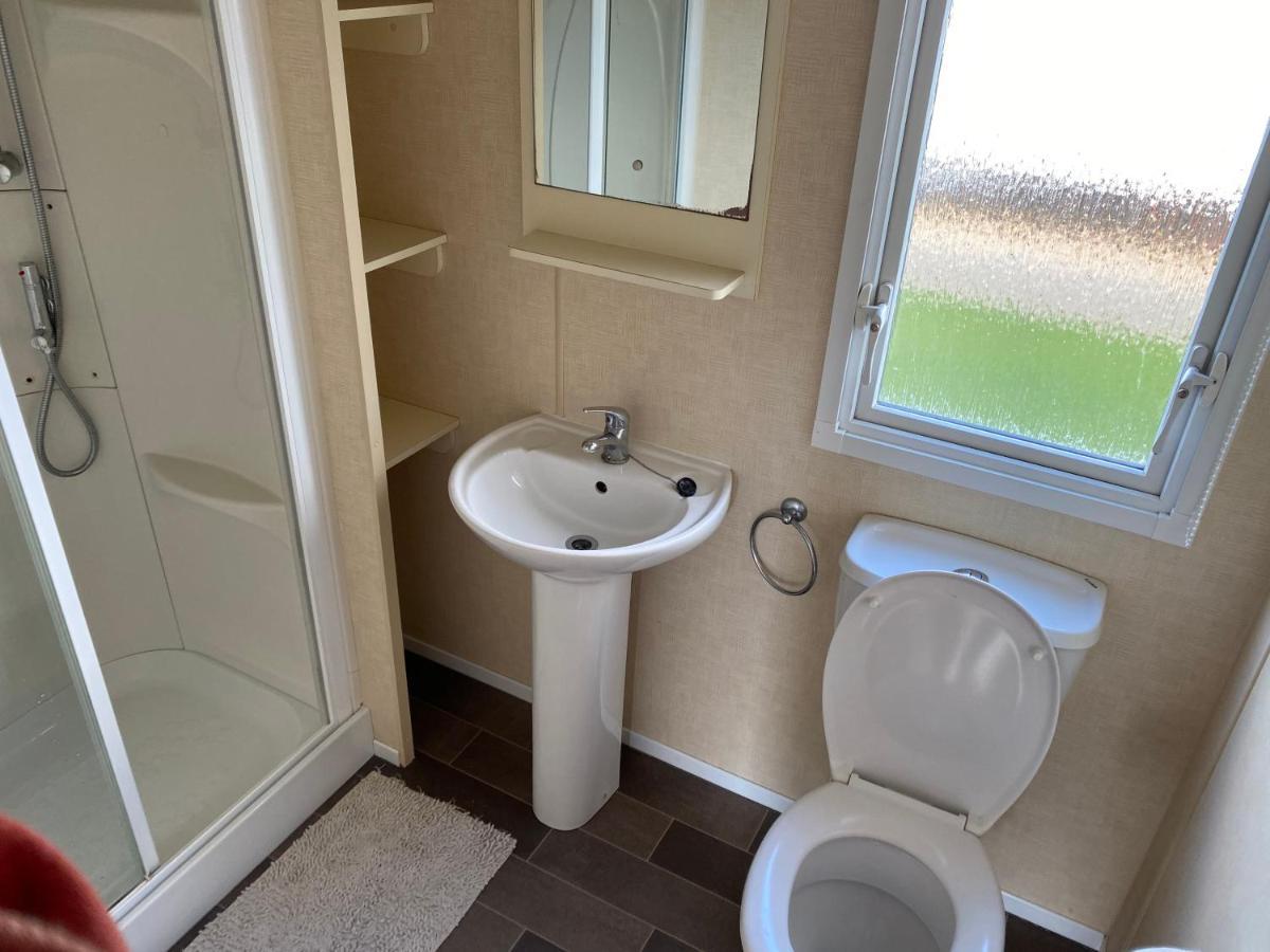 3 Bedroom 8 Berth Standard Basic Caravans With Hot Tub,Mountain Bikes Tattershall Buitenkant foto